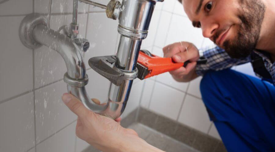 Professional same day plumber services in Oakville, IA